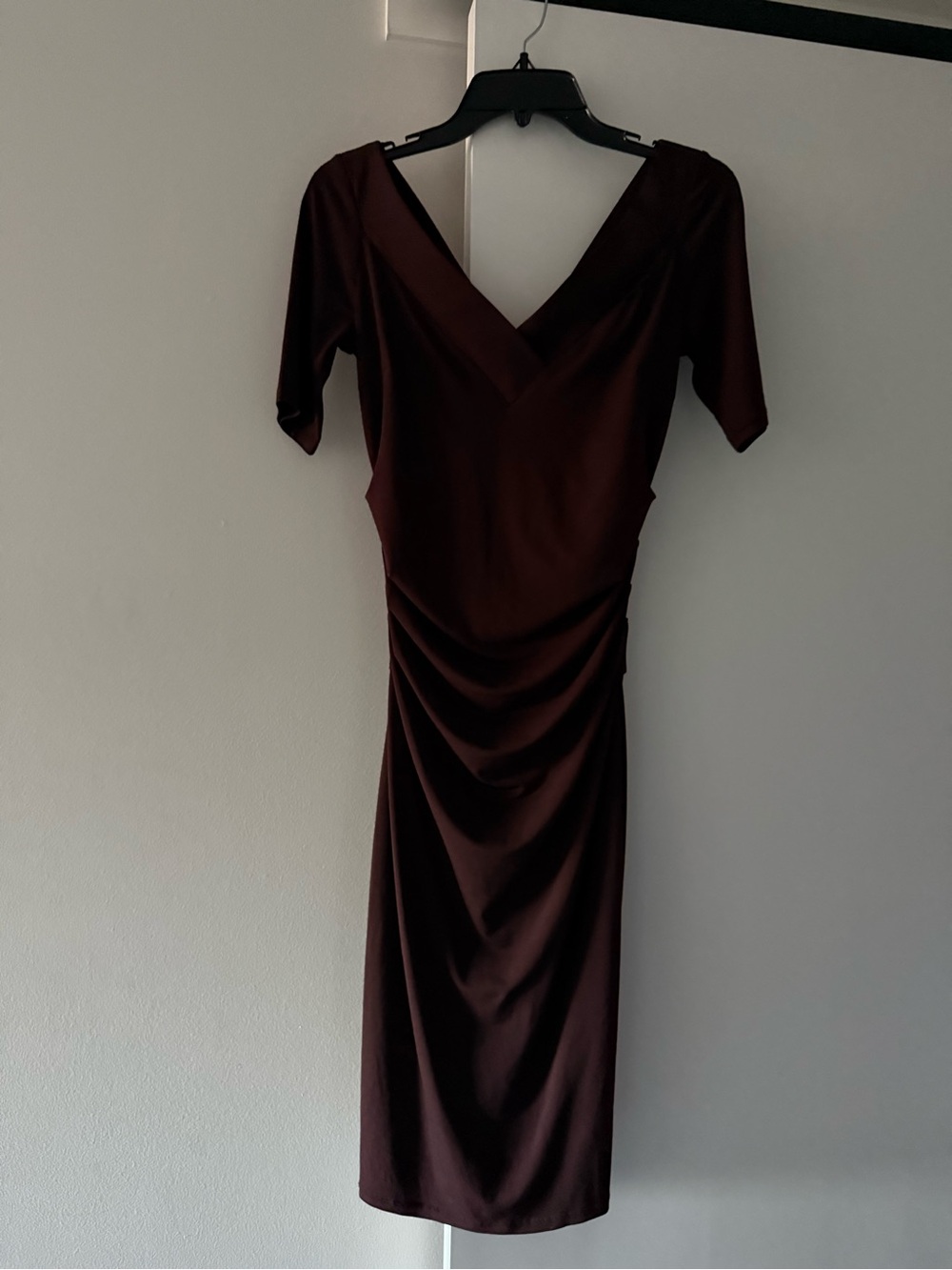 Maggy London Burgundy V-Neck Ruched Midi Dress